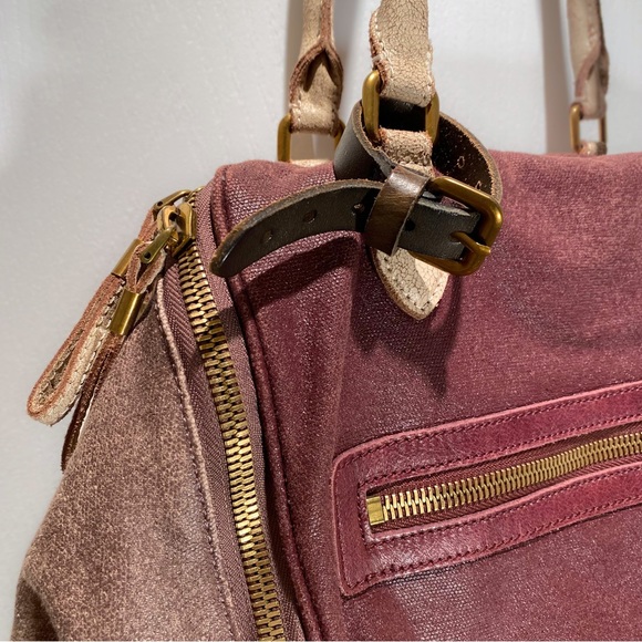 Liebeskind multi compartment handbag | zippers | gold tone hardware - Picture 2 of 10